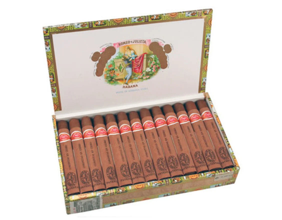 Romeo y Julieta Coronitas en Cedro